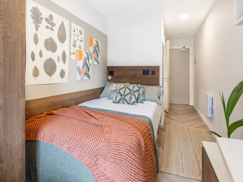 Premium Ensuite - The Place