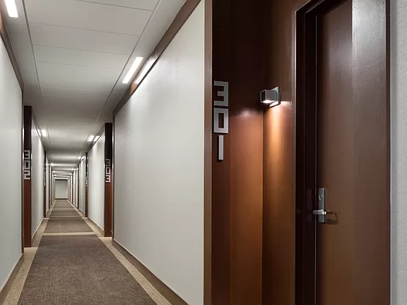 2-Bedroom, 2-Bathroom Apartment - 18 Park