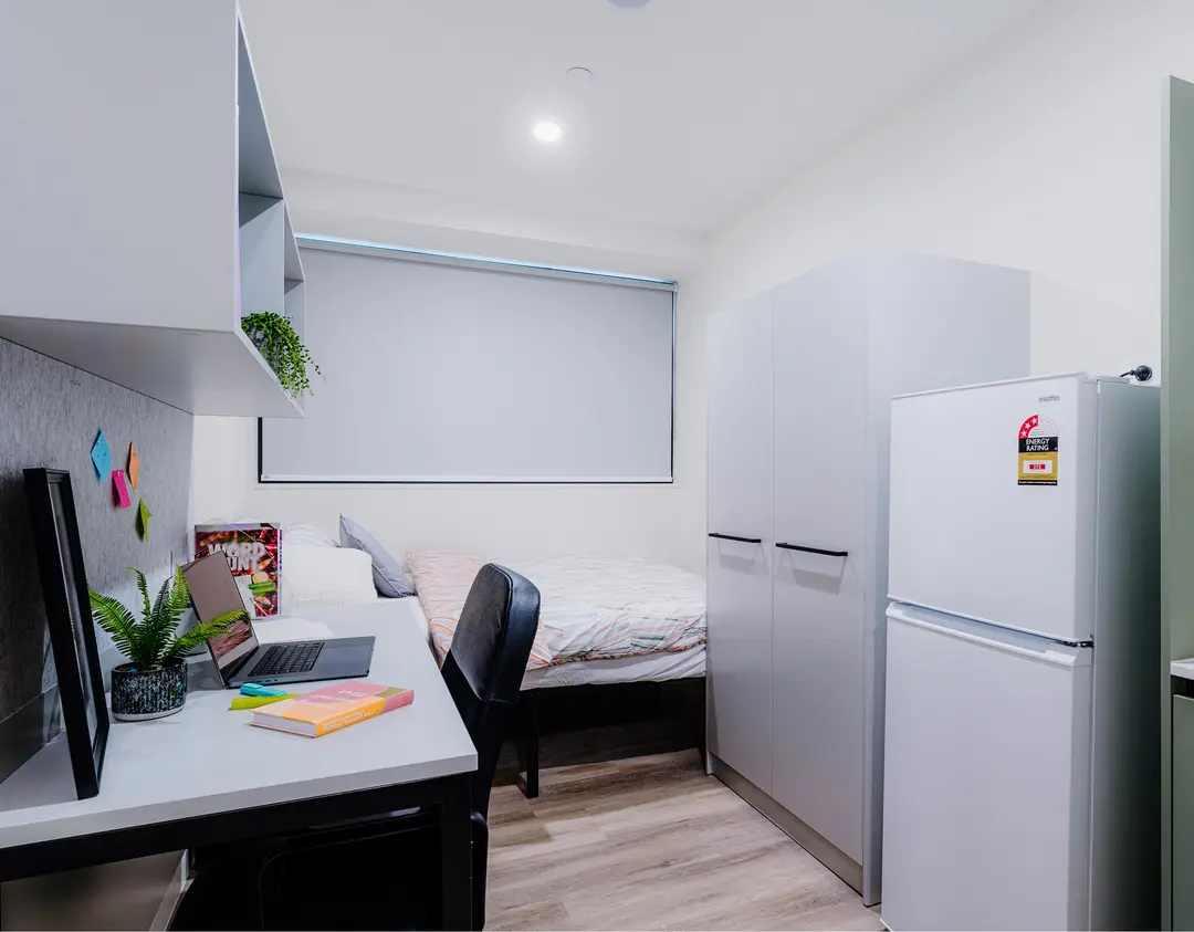 Cluster Ensuite Silver - Accolade on Moore
