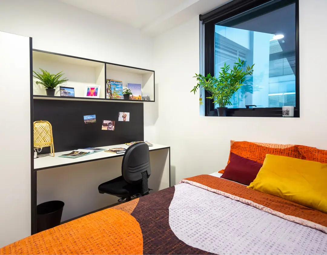 Private Studio Silver - Accolade on Waymouth