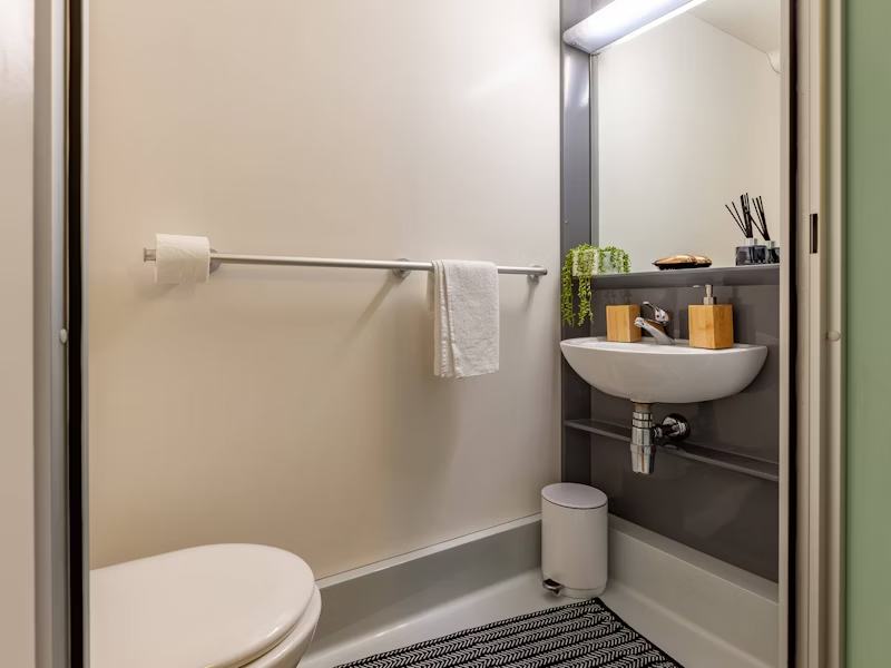 Premium Plus Ensuite - Kendrick Hall