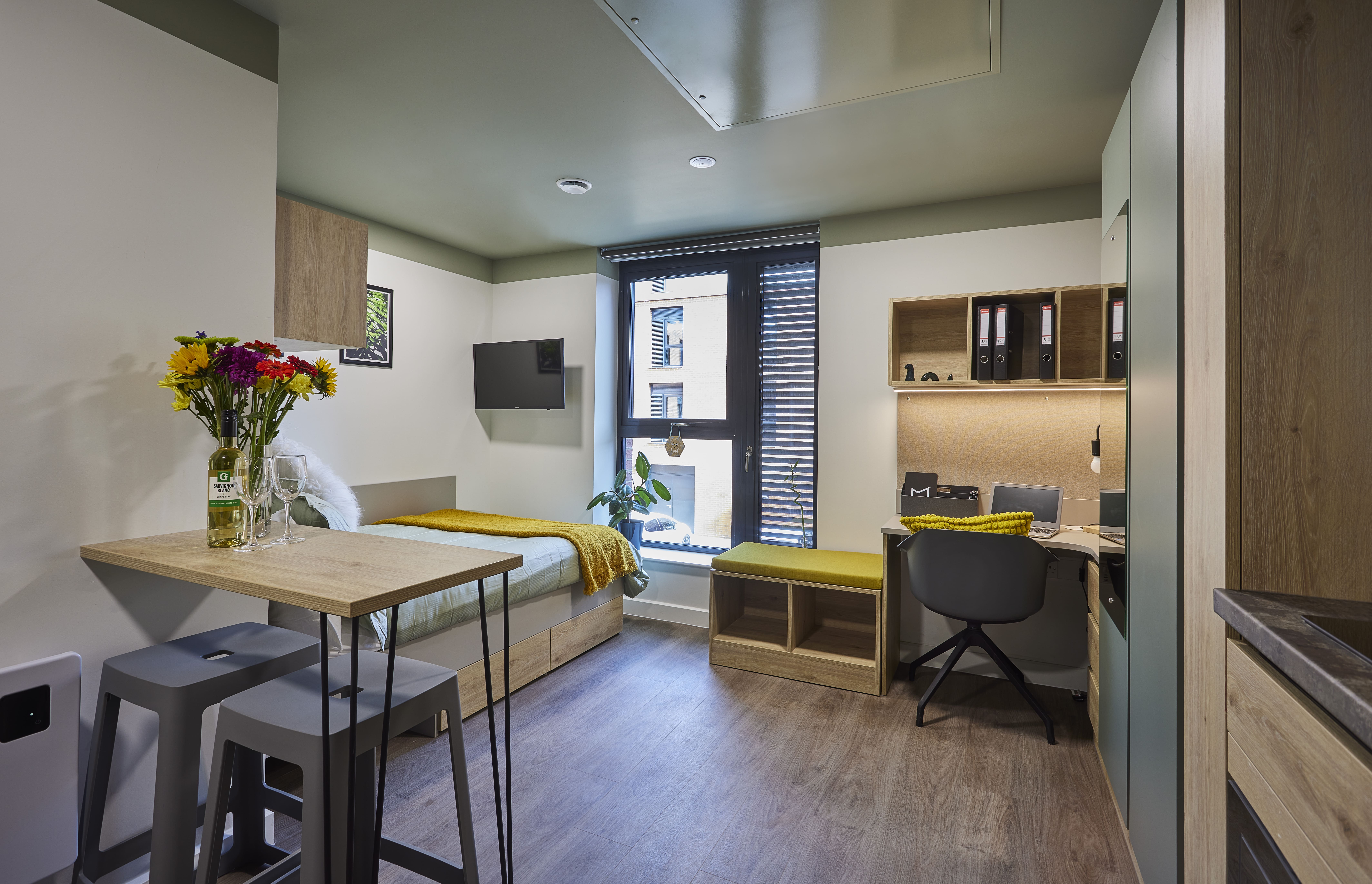 Studio Plus - Regatta Place