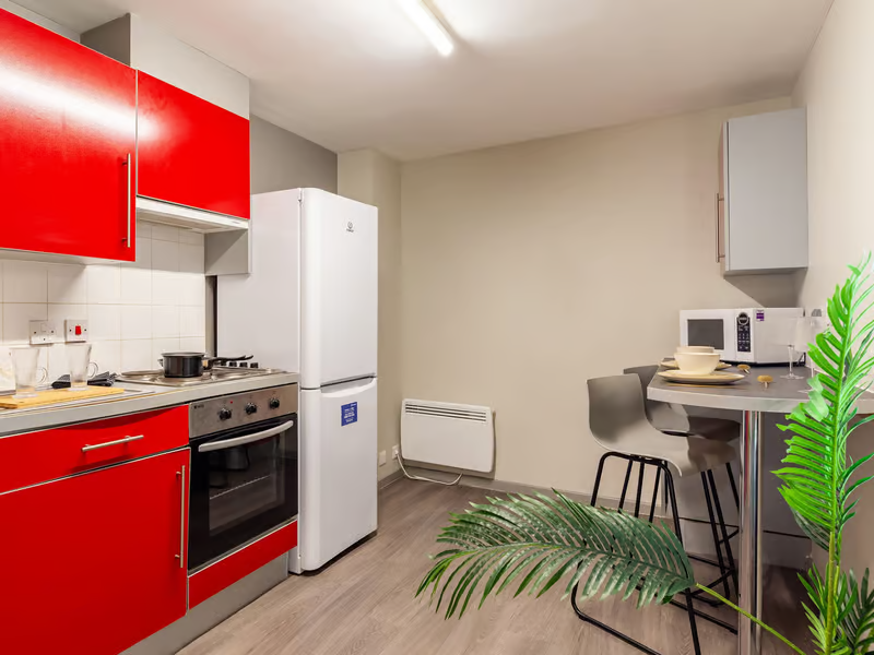 Premium Studio - Crown House - Reading
