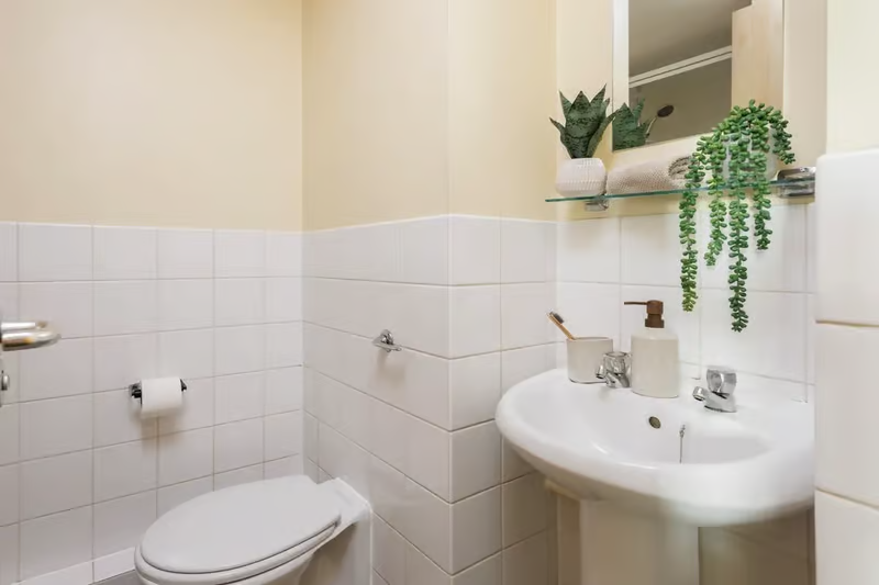 Basic Ensuite - Curzon House