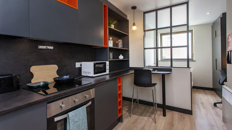 Classic Studio - Crown House Brighton
