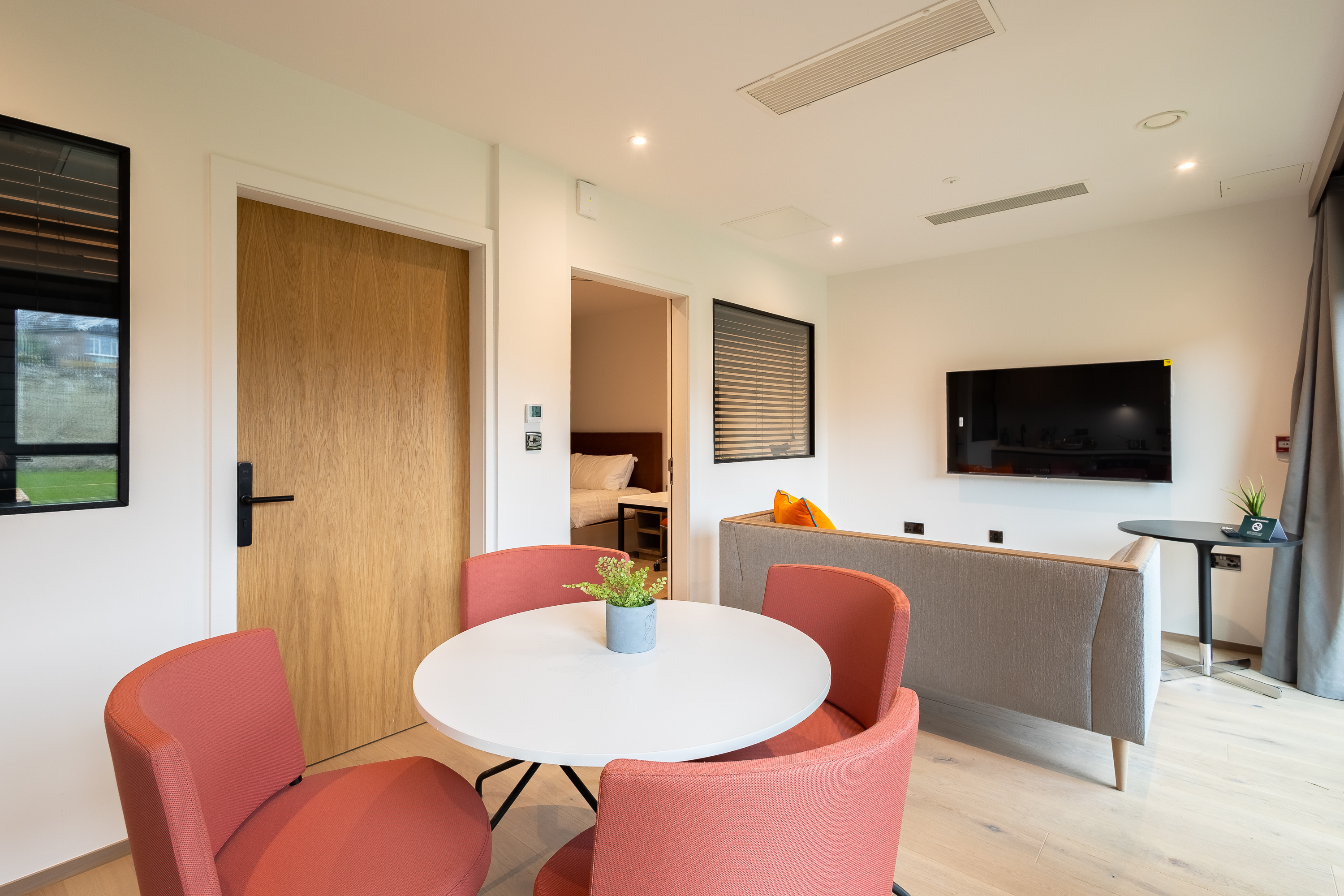 Large 2 Bedroom Apartment - SPACE St Andrews