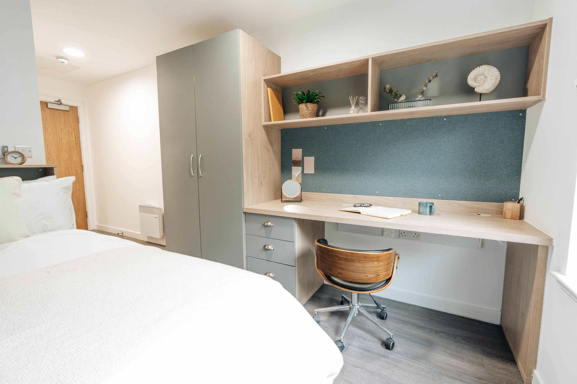 Silver En Suite - Caledon Court