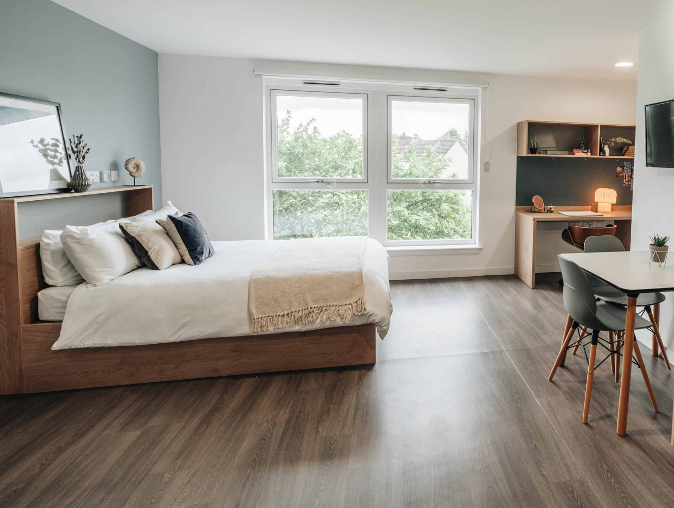 Platinum Studio - Caledon Court
