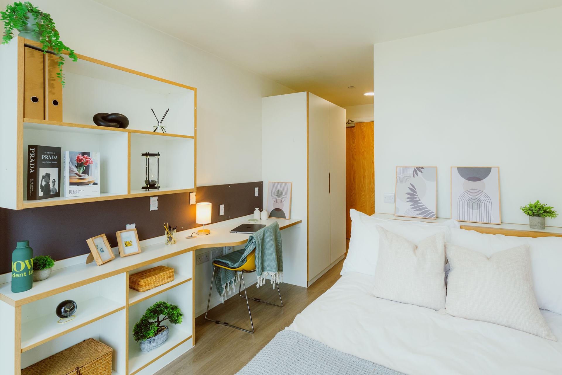 Platinum En Suite (Top Floors, City View) - Bridge Street Exchange