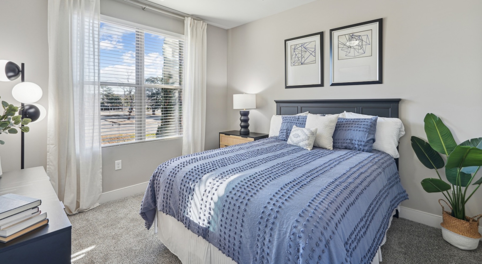 Estudio - 605 West End