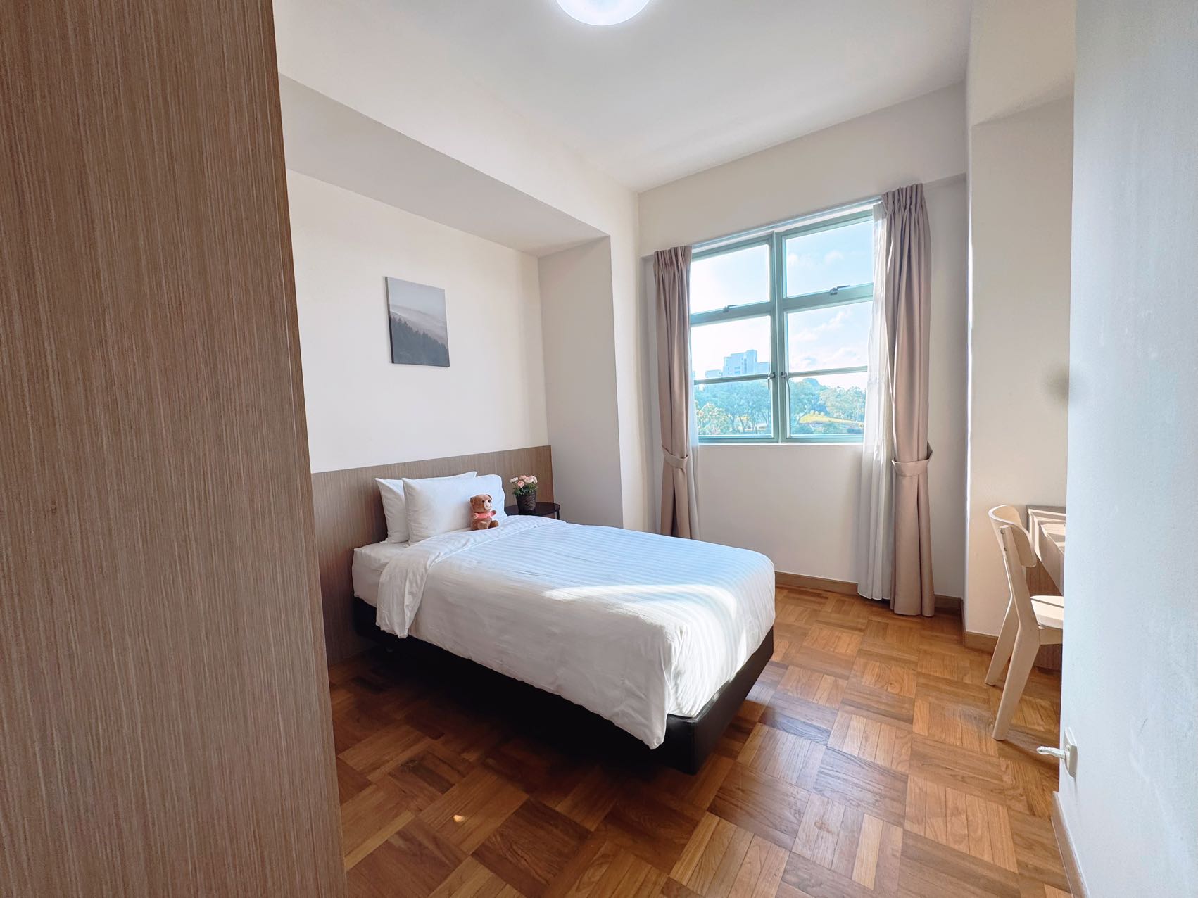 Luxury Single Room - West Apartment