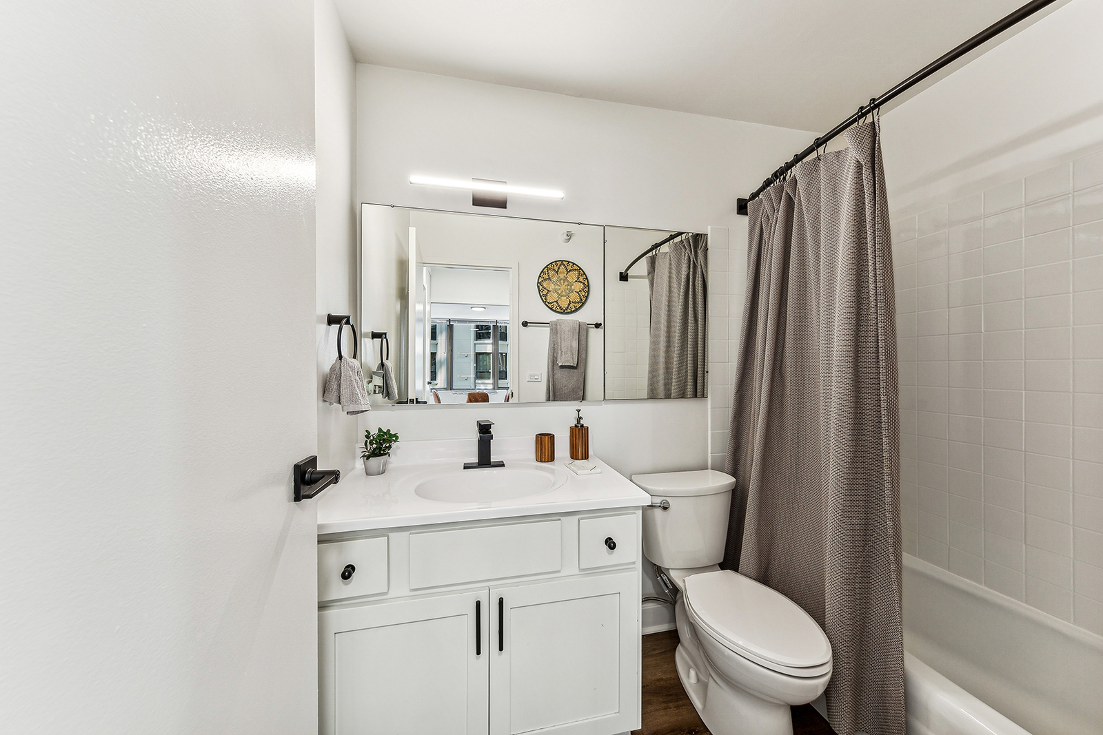 1B1B - Arrive Streeterville