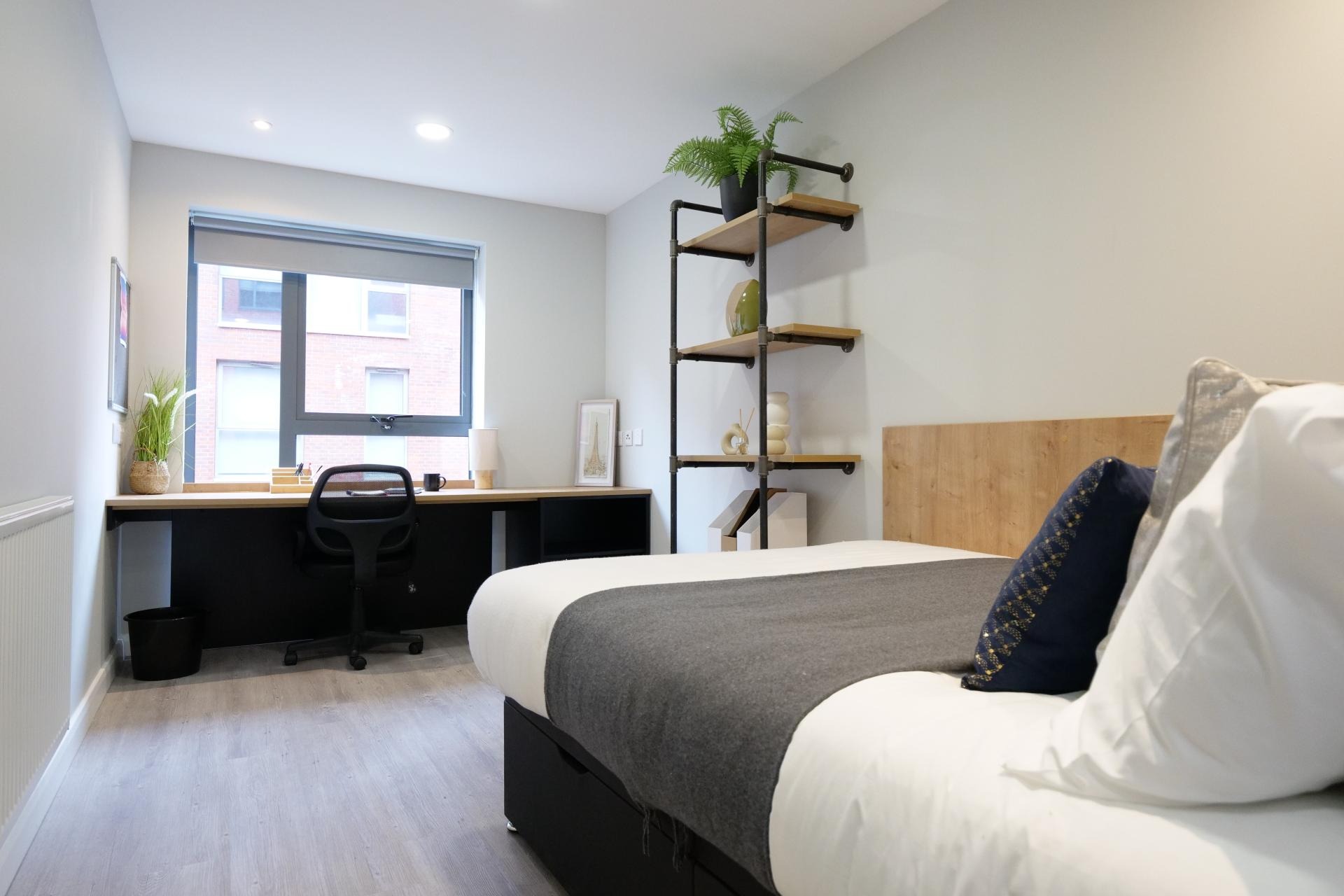 Silver Plus En-suite - Electric Press