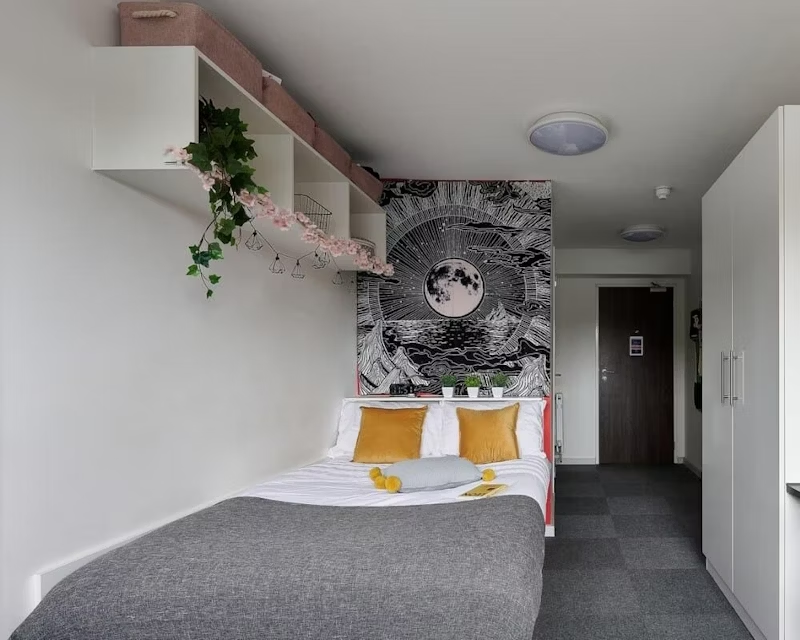 Premium Plus Ensuite - Frobisher House