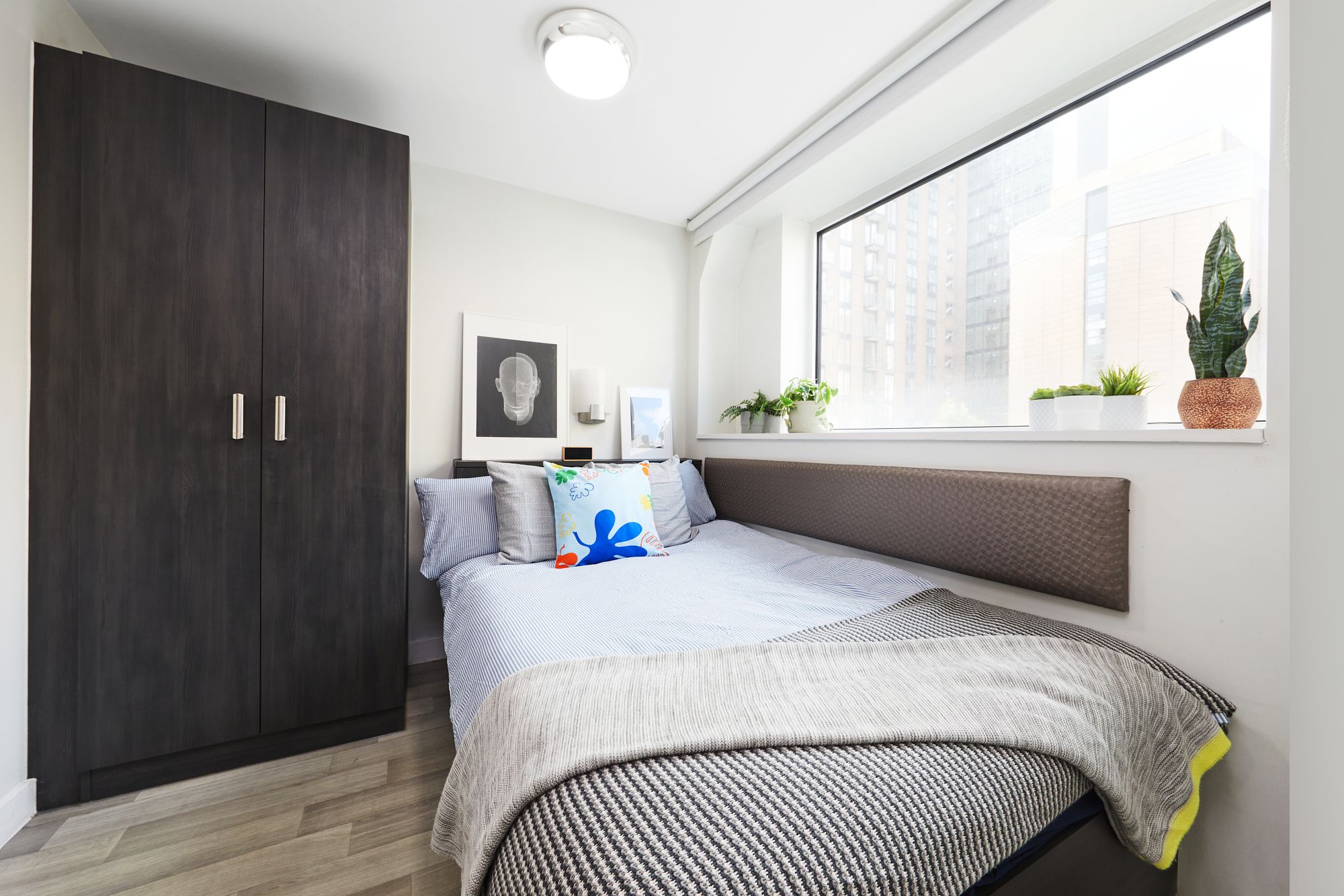 Bronze 2-Bed Apartment - Tower, Bristol