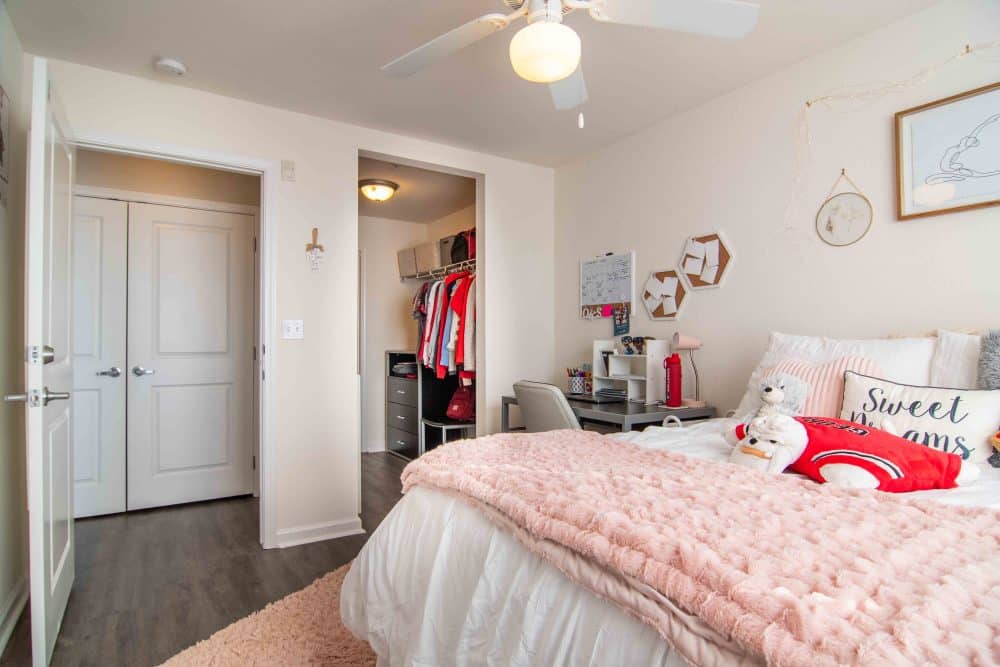3B3B - The Flats At Carrs Hill@AM