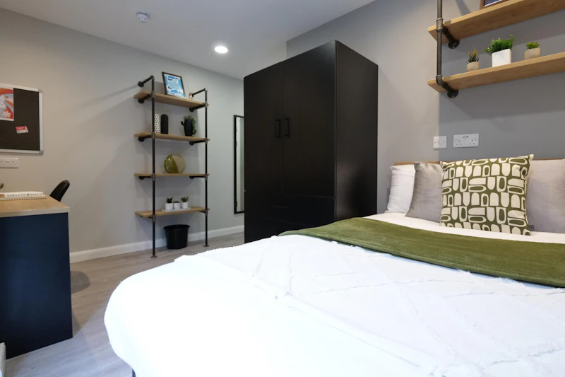 Accessible En-suite - Electric Press
