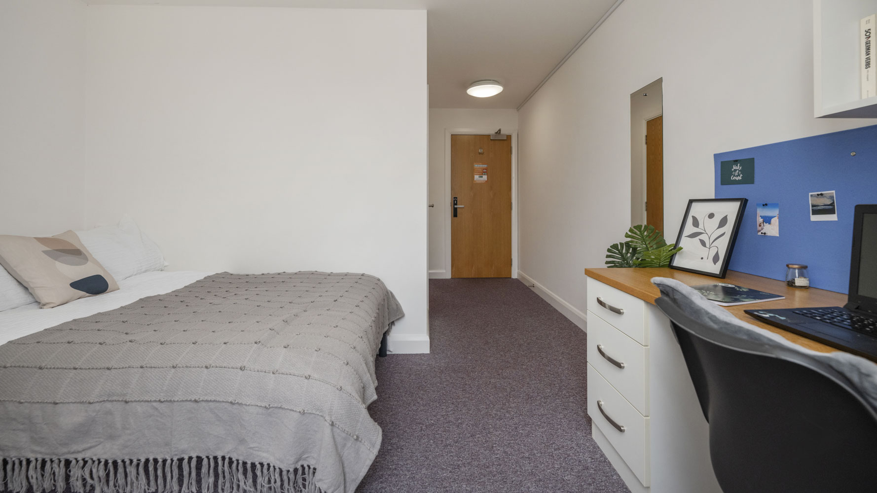 Premium Ensuite with Wet Room - Riverside House