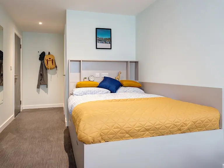 5 Bed Medium En-suite (Superior View) - Carrick View