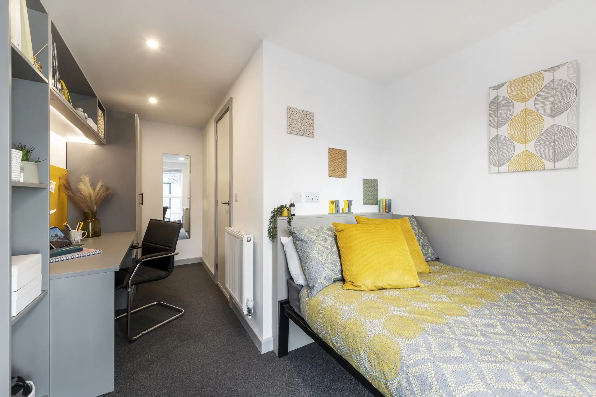 Silver Ensuite - Pine Mill