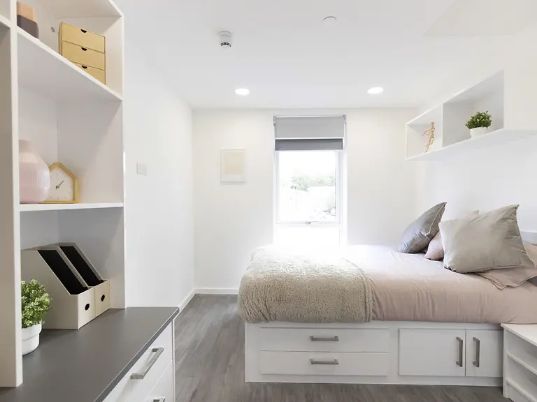 8-Bed Classic En-suite - The Cavendish