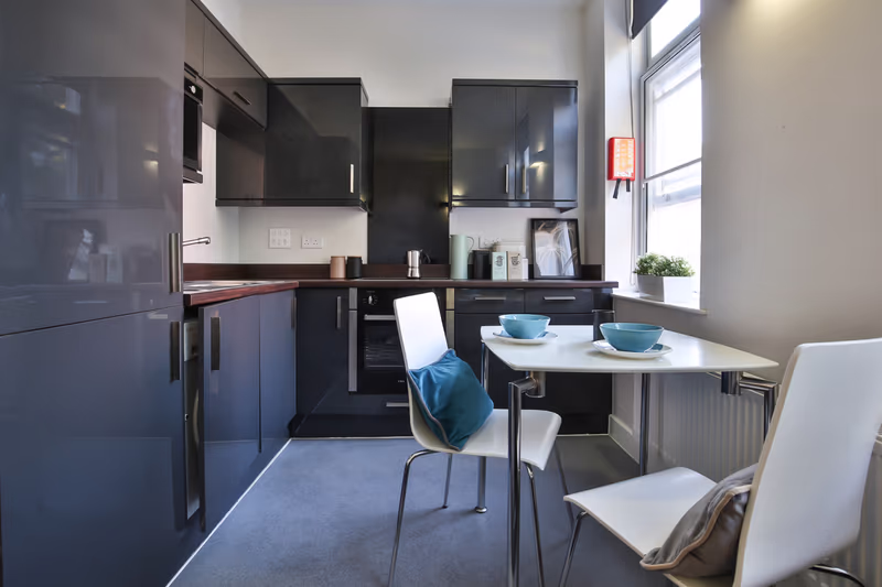 Classic Bigger 1-Bed Apartment - Dean Clarke Lofts