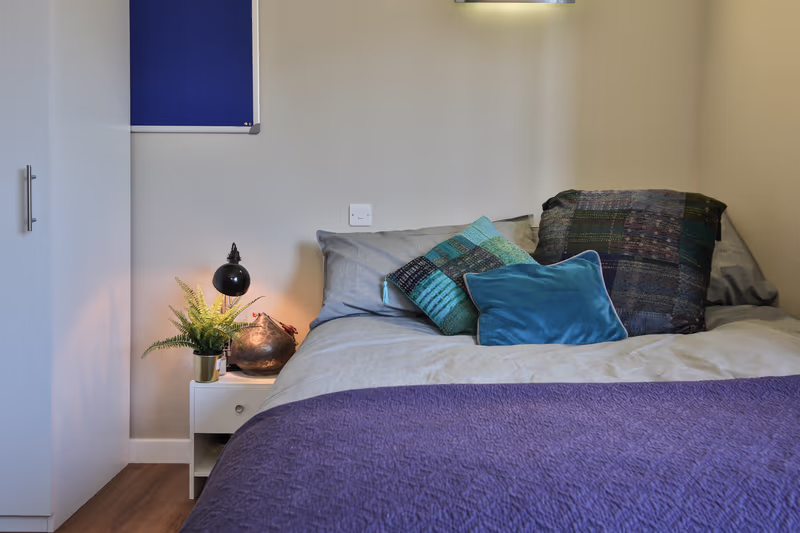 Classic Smaller 2 Bed Apartment - Park View - Library Lofts