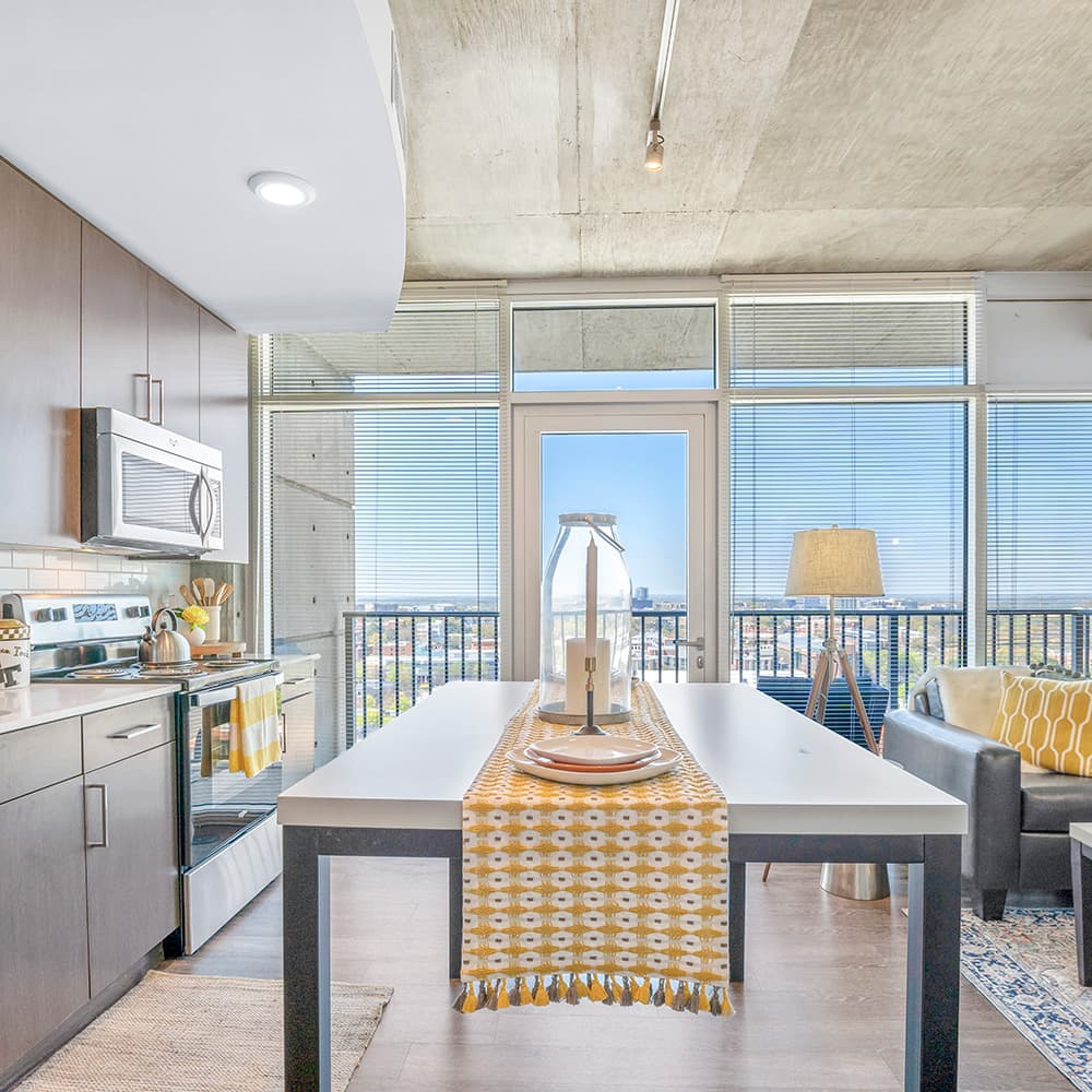 1B1B - Square on Fifth Apartments@AM