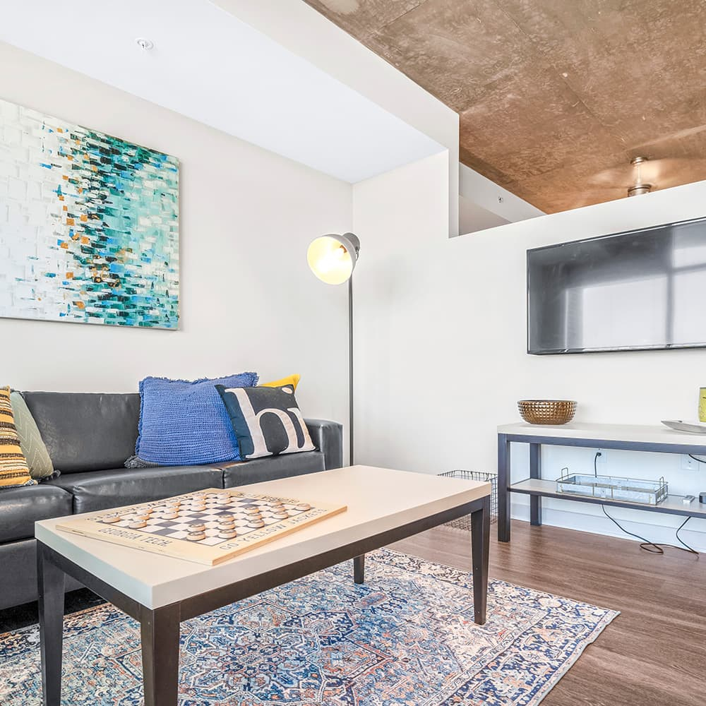 2B2B - Square on Fifth Apartments@AM