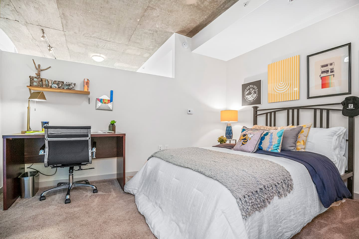 3B3B - Square on Fifth Apartments@AM