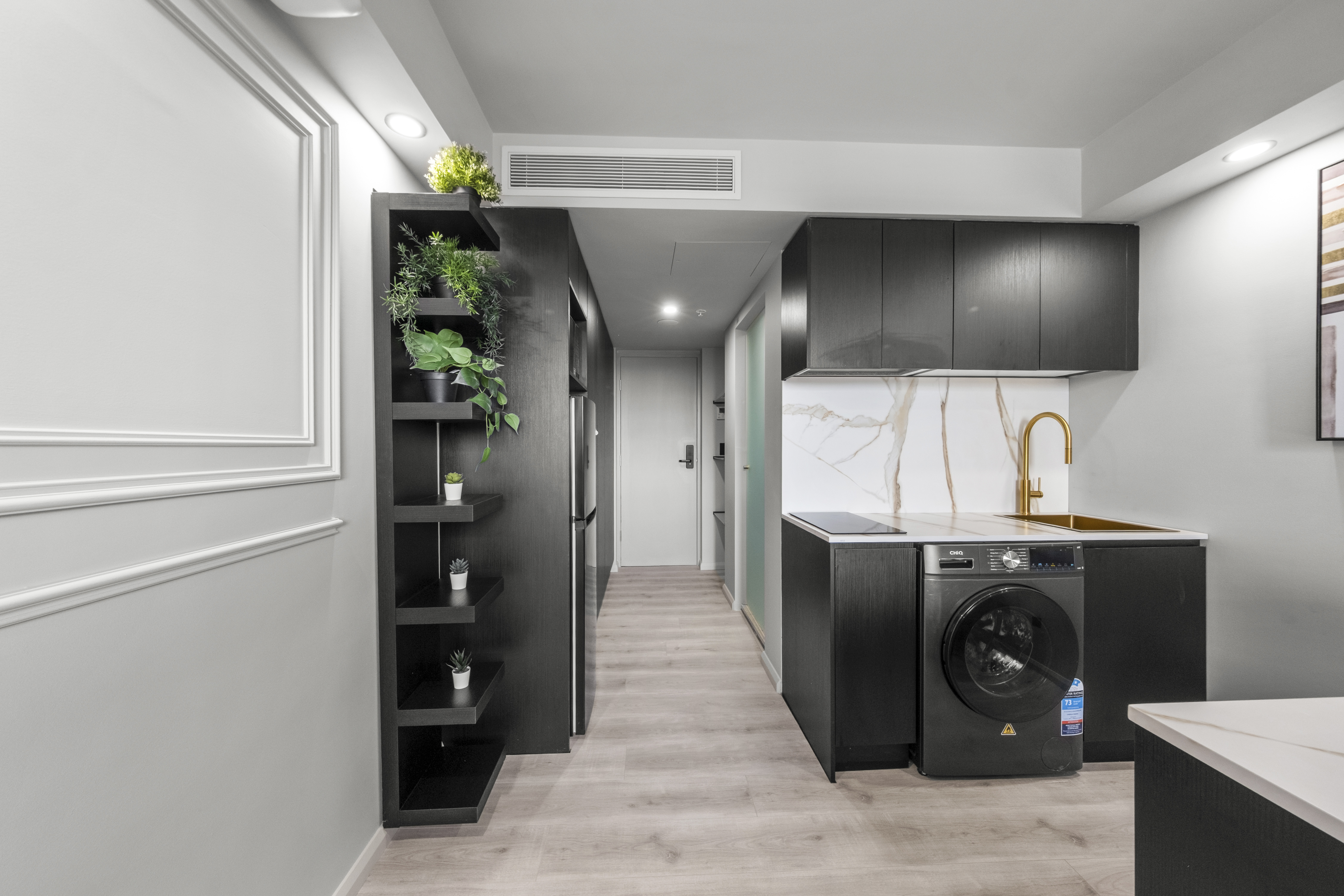 Ground Floor Luxury Balcony Room - OTTO Glebe