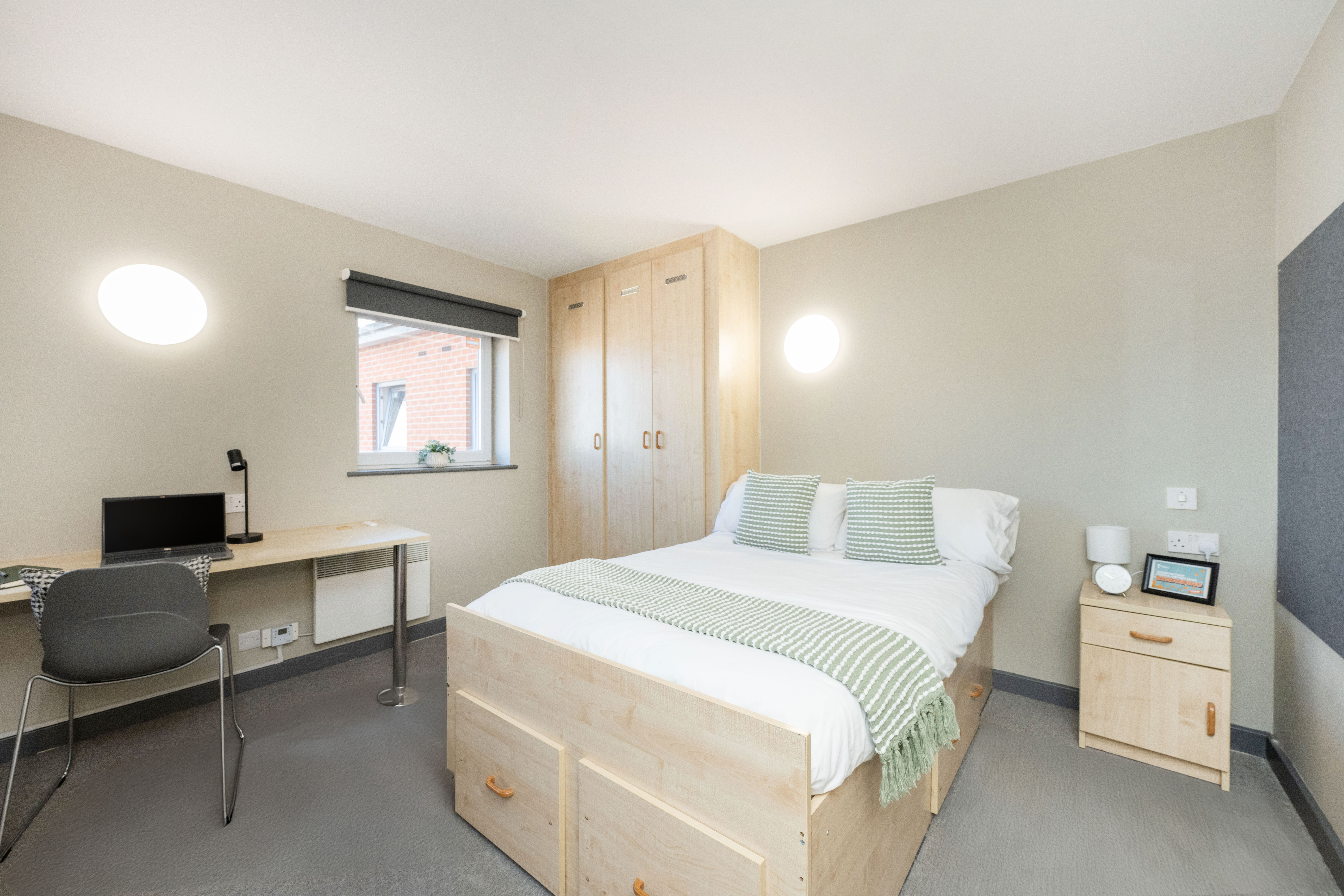Classic Plus Ensuite - Curzon House