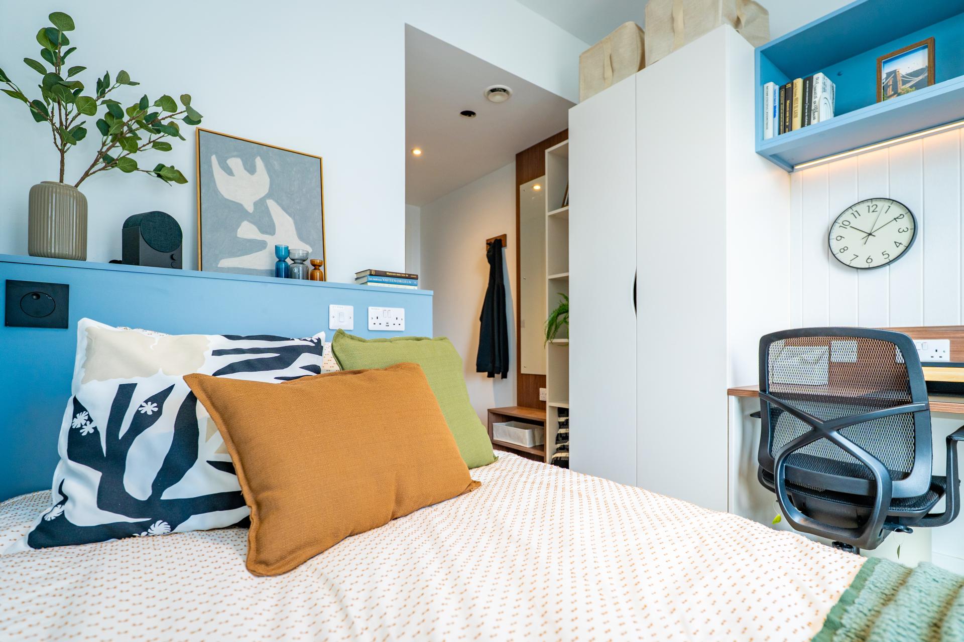 Premium 5 Bed Ensuite - The Propeller Quarter