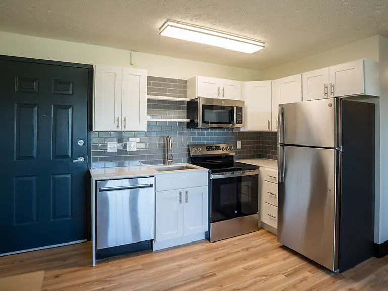 2-Bedroom, 1.5-Bathroom Classic Renovated Apartment – West Lafayette River Market