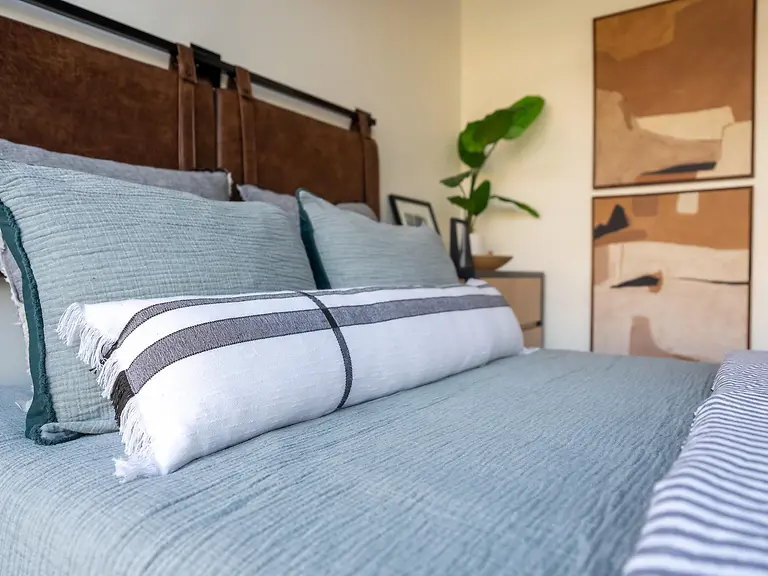 2-Bedroom, 1.5-Bathroom Renovated Loft – West Lafayette River Market