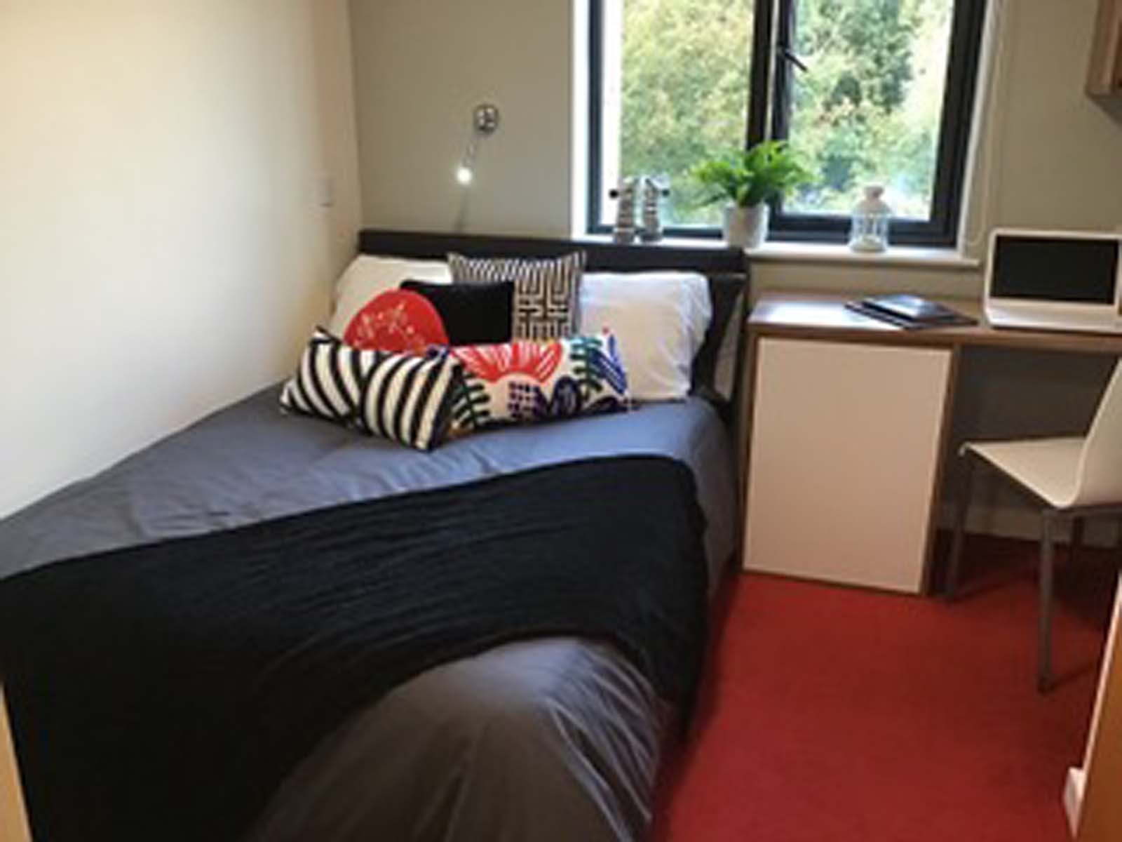 Deluxe En-Suite Kentish House - Behn Hall, Canterbury