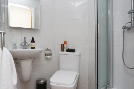Deluxe En-Suite Tallis Court - Behn Hall, Canterbury